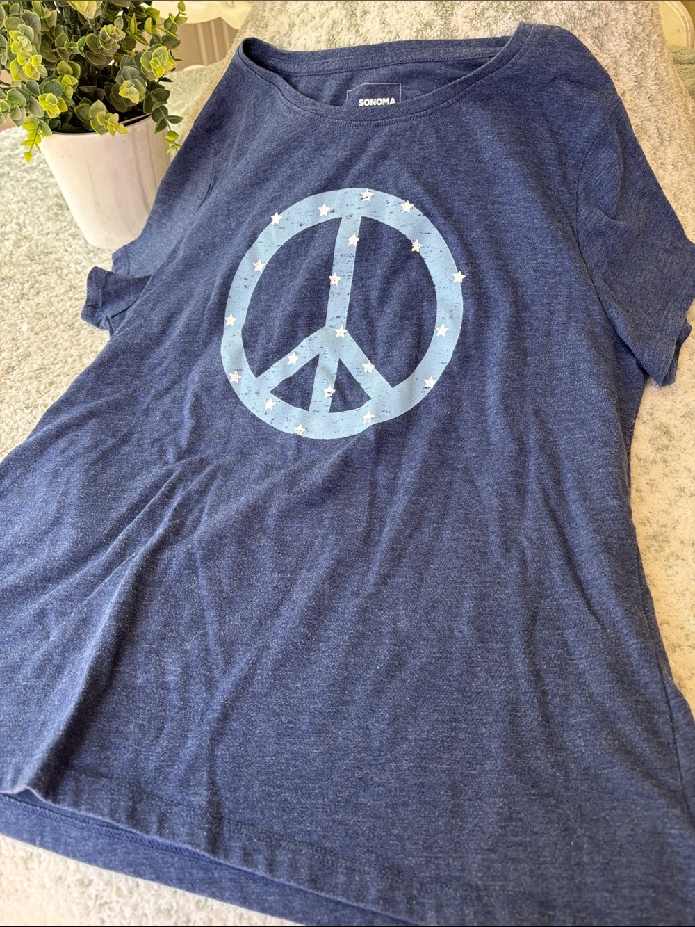 SONOMA Navy Blue Short Sleeve Tee with Light Blue Peace Sign PM RS